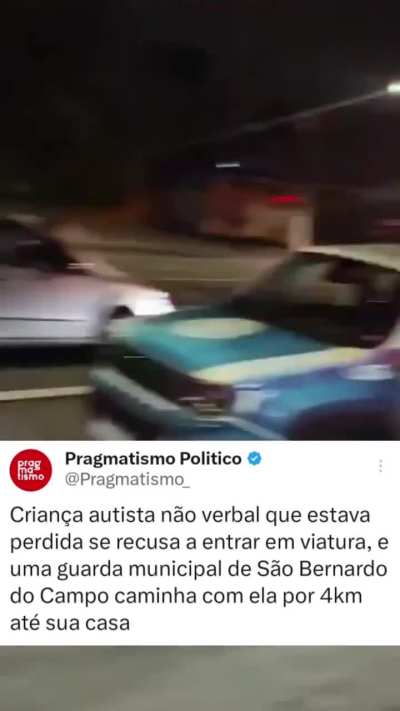 In Brazil: Police walk 4km on feet to take home autistic non verbal girl who got lost and refused to enter the police vehicle