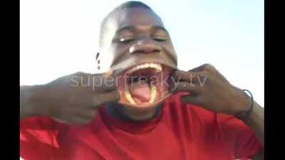 mr bean islam 🇺🇿 آلة ضرطة غير قانونية the 😍😍 أكل براز الحمار