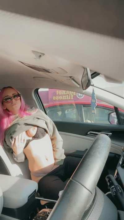 When I’m horny I could care less about the cars pulling in and out at all [gif]