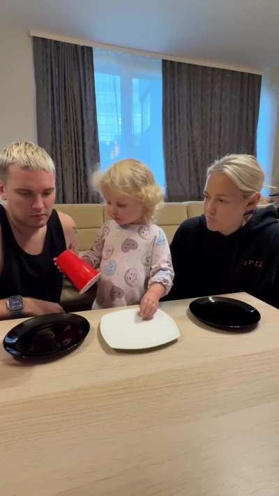 Bro really won at life… and the way she handed him the candy was another wholesome moment.