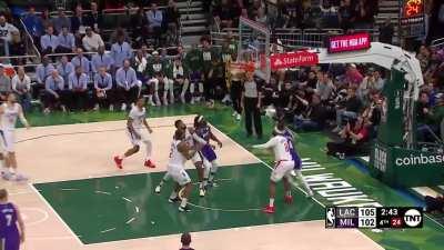 [Highlight] Giannis gets himself 52 points