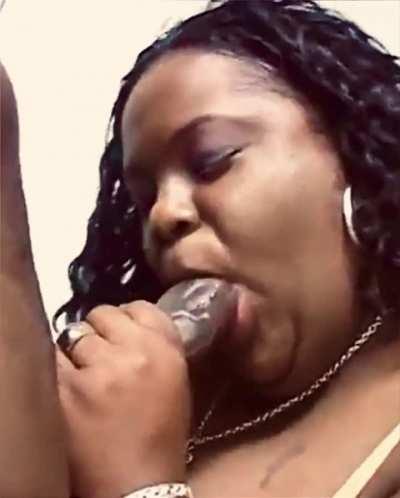 wish she wuz my boss