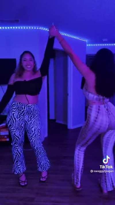 Soft & Jiggly No.333 (Double Trouble) 👯‍♀️😍🍑