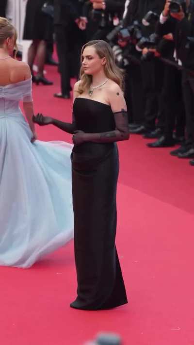 'When Cara wants to be punk, she's the most punk. When you want to be the most elegant, you are (by a lot) the most elegant, as happened last night at the premiere of 'La Venue De L'Avenir' (2025), at the Cannes Festival, with this 'look' that was pure gl