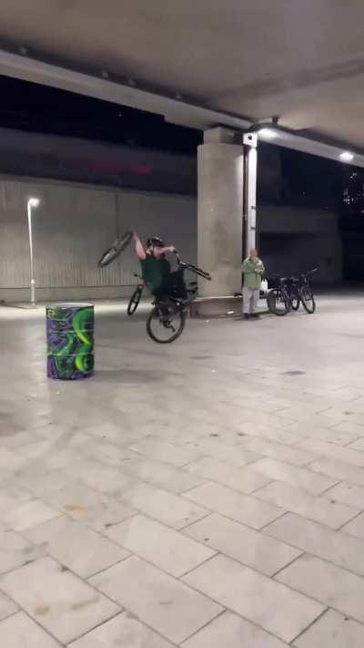 How did he figure out he can do this? 🚲