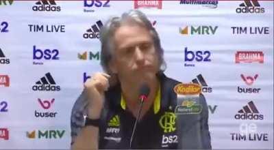 Um é casual... Dois, pode ser, aconteceu... cinco???