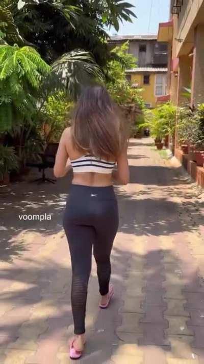 Tight Malaika’s tight body in gym ware… 😍😍