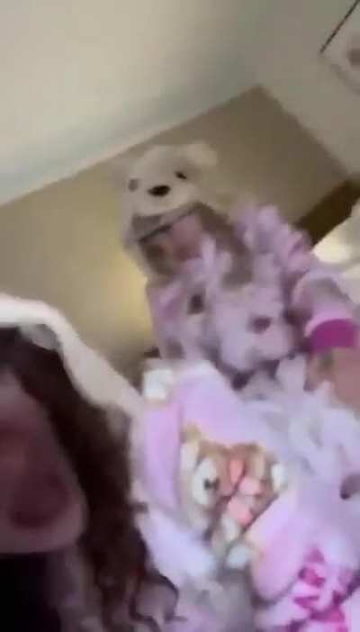 Latinas Streamers Dry Humping 