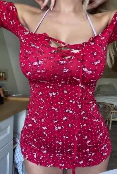 Giving my G cups some fresh air! They were stuck in this dress all day! ❤️