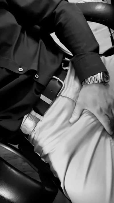 Can’t talk right now. I’m hard at work🤓