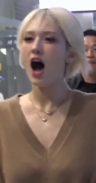 Somi forgot telephone