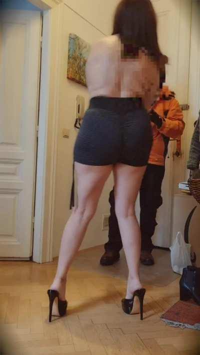 'Pizza Dare' BJ. My 2nd time sucking off a delivery guy on cam [f][51, mom of 1]