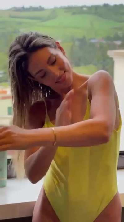 Αθηνά Οικονομάκου αφέντρα