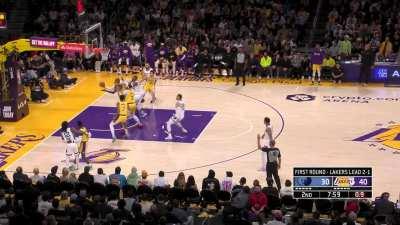 [Highlight] LeBron Big Block on Tillman