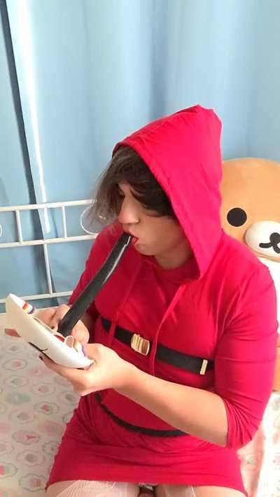 Not so shy after all 😳😳😳