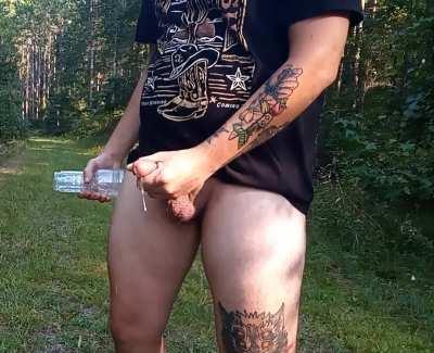You catching me fucking my Fleshlight on the hiking trail. You giving me a hand? 😅