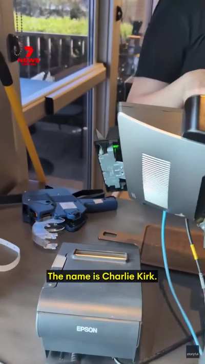 Aussie Karen Tries To Bait Starbucks