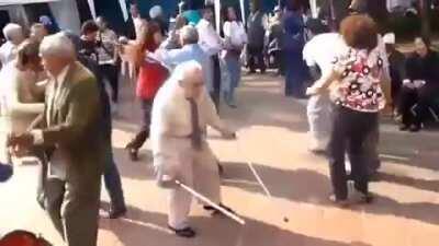 Character: mourning the death of another mysteriously murdered friend. Me 5 seconds later: