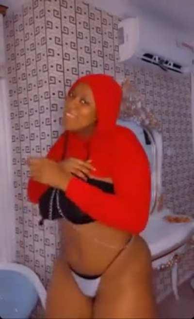 (Got deleted from this page) 😈🍑💦