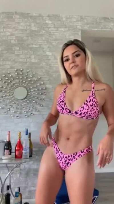 Taynara Conti