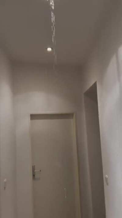 There was a massive leak on the 4th floor, i live on the ground floor.