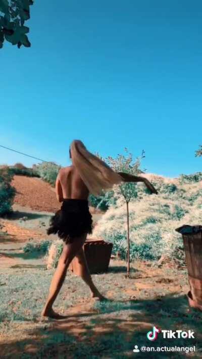 Actual naked tiktok girl on TikTok