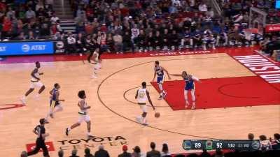 [Highlight] Tari Eason steals the ball from Jordan Poole (3rd steal of the game) then takes it to the other end to tie his career high of 17 points