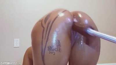 Big booty girl machine fuck and squirt