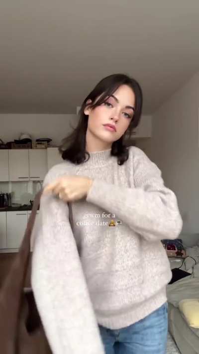 Played in reverse, her videos tell a completely different story 😏