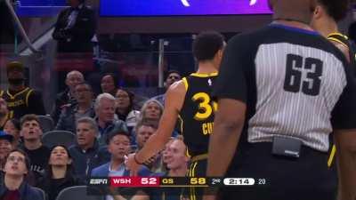 [Highlight] Steph Curry gets upset for not receving an And-One foul call, and gets a technical foul instead (with a replay of the play and his talk ot the ref).