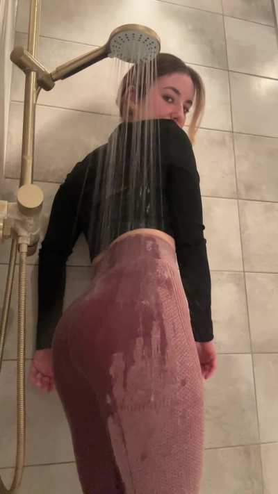 Can I make you wet just like my wet leggings?