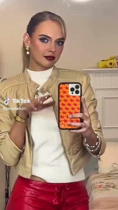 Jess ended up scaling a hill in the rain in this fit 😀