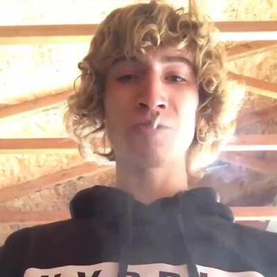 I bet his teeth are mad brown