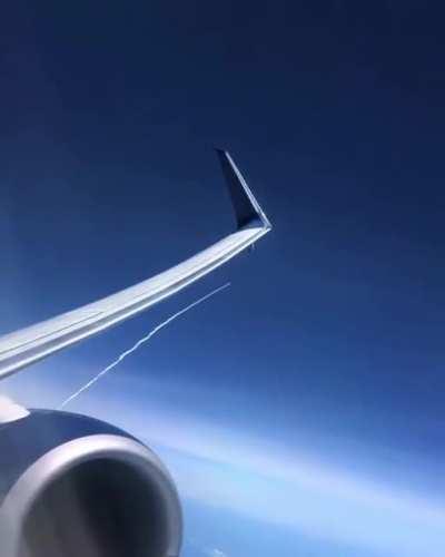 A Delta flight happen to be flying by Cape Canaveral at the same time an Atlas V rocket was launching to space. Space Force satellite payload, May 18, 2021 Video credit: Andy Lin