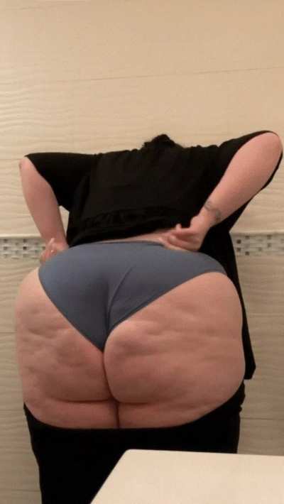 Big girls with their big asses