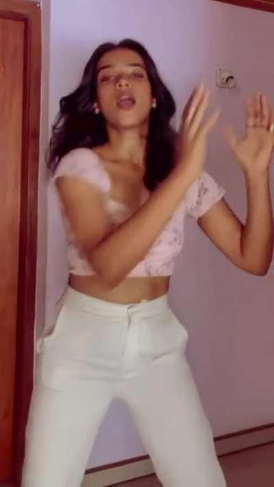 Aiswarya Sreenivasan 🥵🤤💦