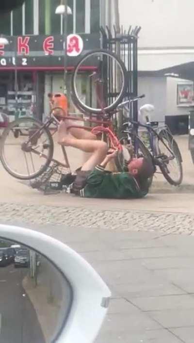 Я бы на его месте поспешил