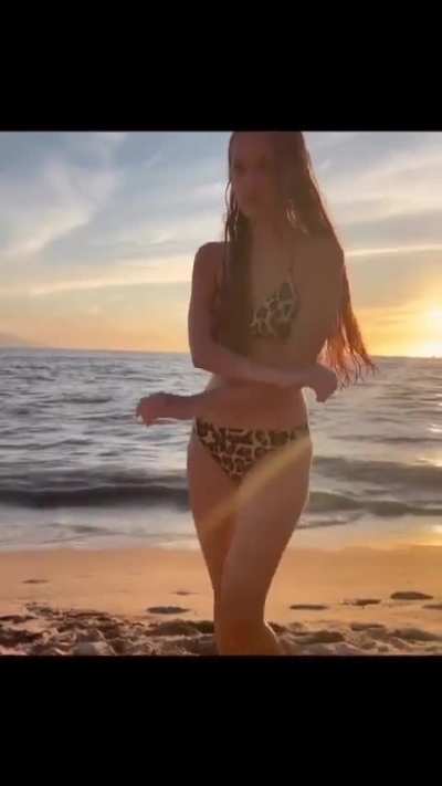 Anfisa Bikini De Tigresa.