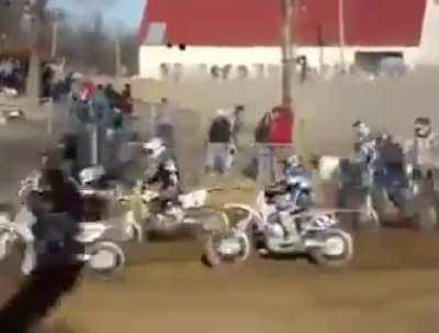 Мотогонки в цыганской деревне