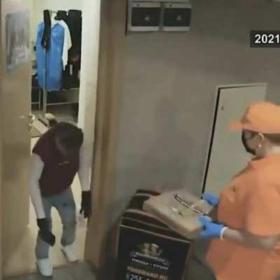 Grabación de orslon yendo por la cena