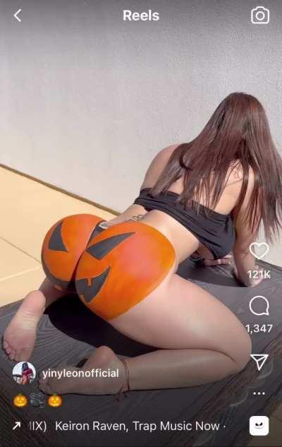 Ass Latina YinyLeon