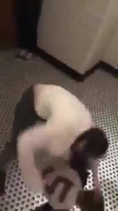 2 girls going at it!