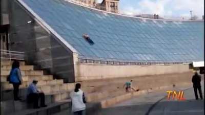 That second guys fall, D or V?