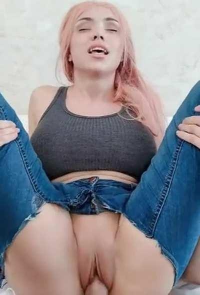 She's a Keeper 🍑 ( Free Collection In Comments 👇)