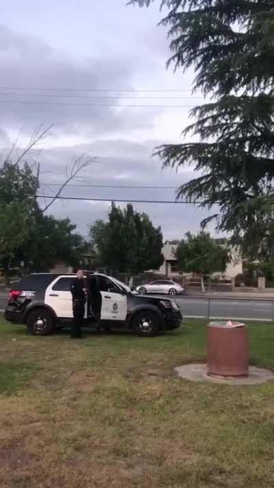 Cop draws gun, scream orders and then realize it’s the wrong guy