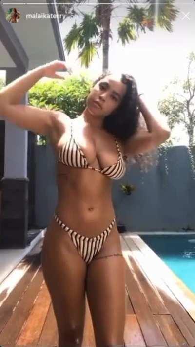 Sexy malaika terry 😍