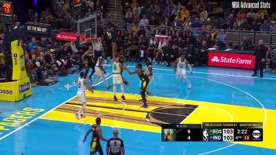 [Highlight] Nesmith finishes a tough layup late in the 4th, hits Derrick White with the ‘too small’