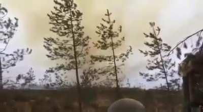 Footage reportedly from earlier today of a massive GRAD barrage on Ukrainian forces.