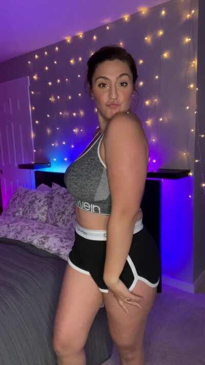 Bounce and get the hot boobies🔥🥵so hawwty