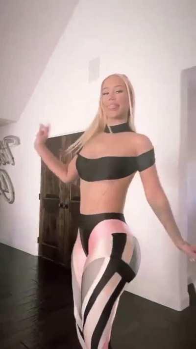 Iggy Azalea apprecation post for being a good parent to Onyx